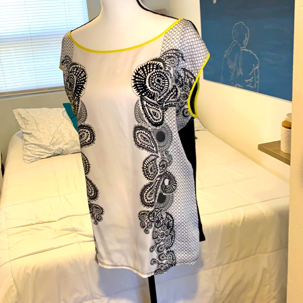Worthington black and white satin blouse